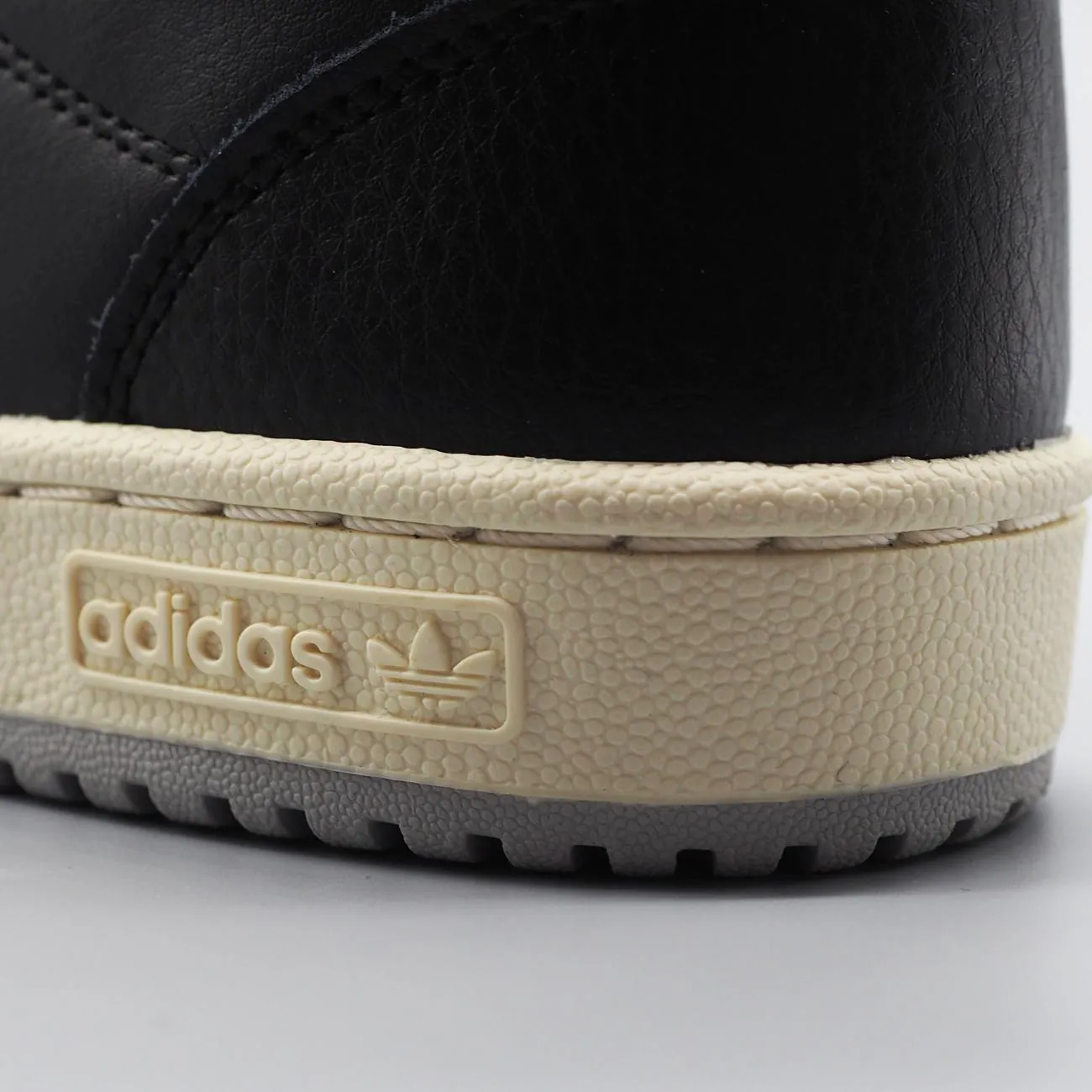 Adidas Top Ten RB cblack/cwhite/gretwo