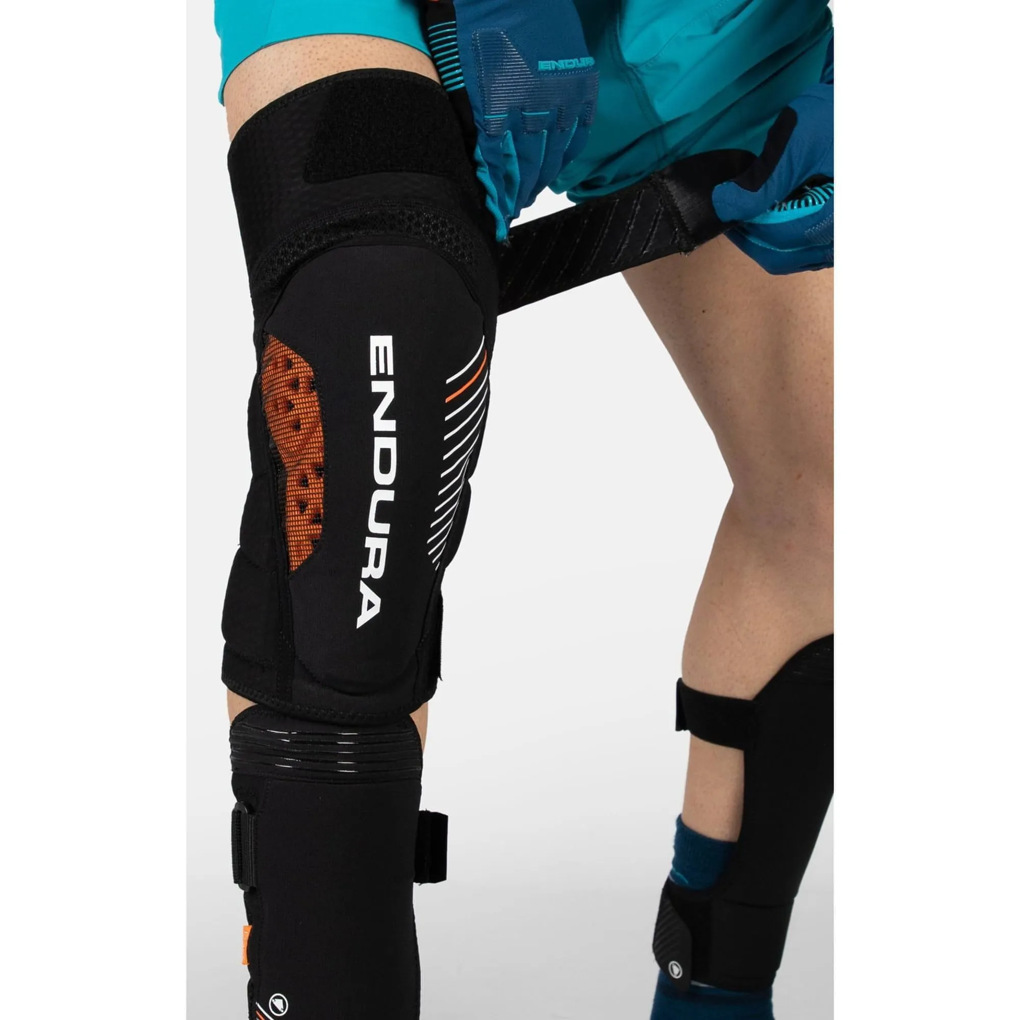 Endura MT500 D3O Cycling Open Knee Guards - Black