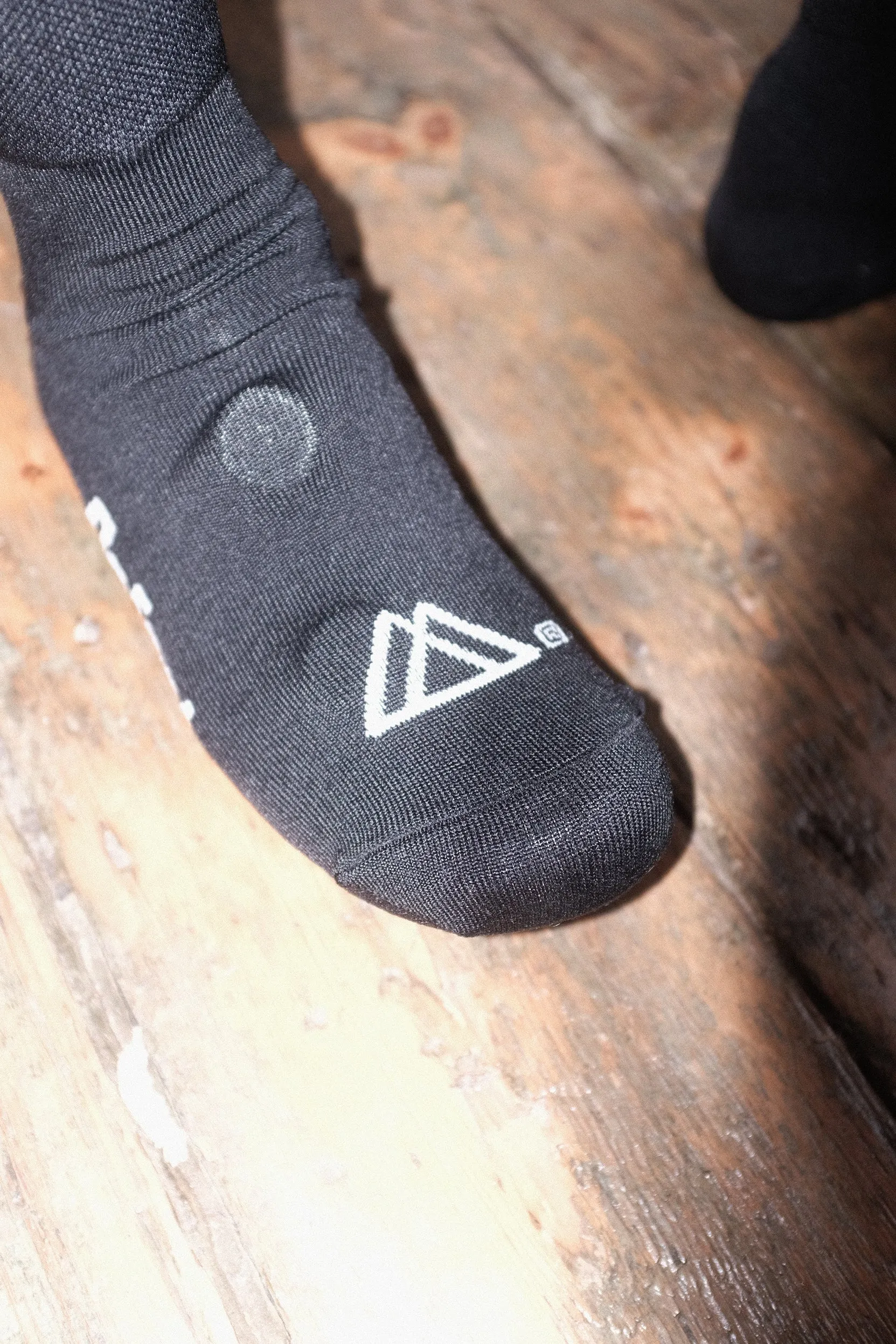 Mamnick x DeFeet Slipstream Oversocks