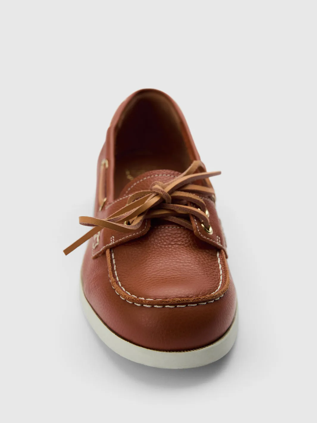 Nesso Brandy/Contrast Stitch Grained Leather Boat shoes