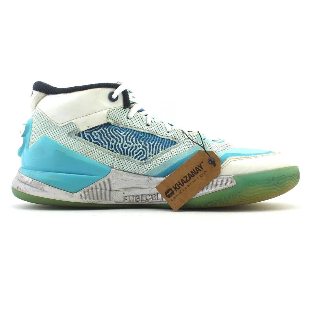 NEW BALANCE KAWHI BRINGS CHRISTMAS CHILL