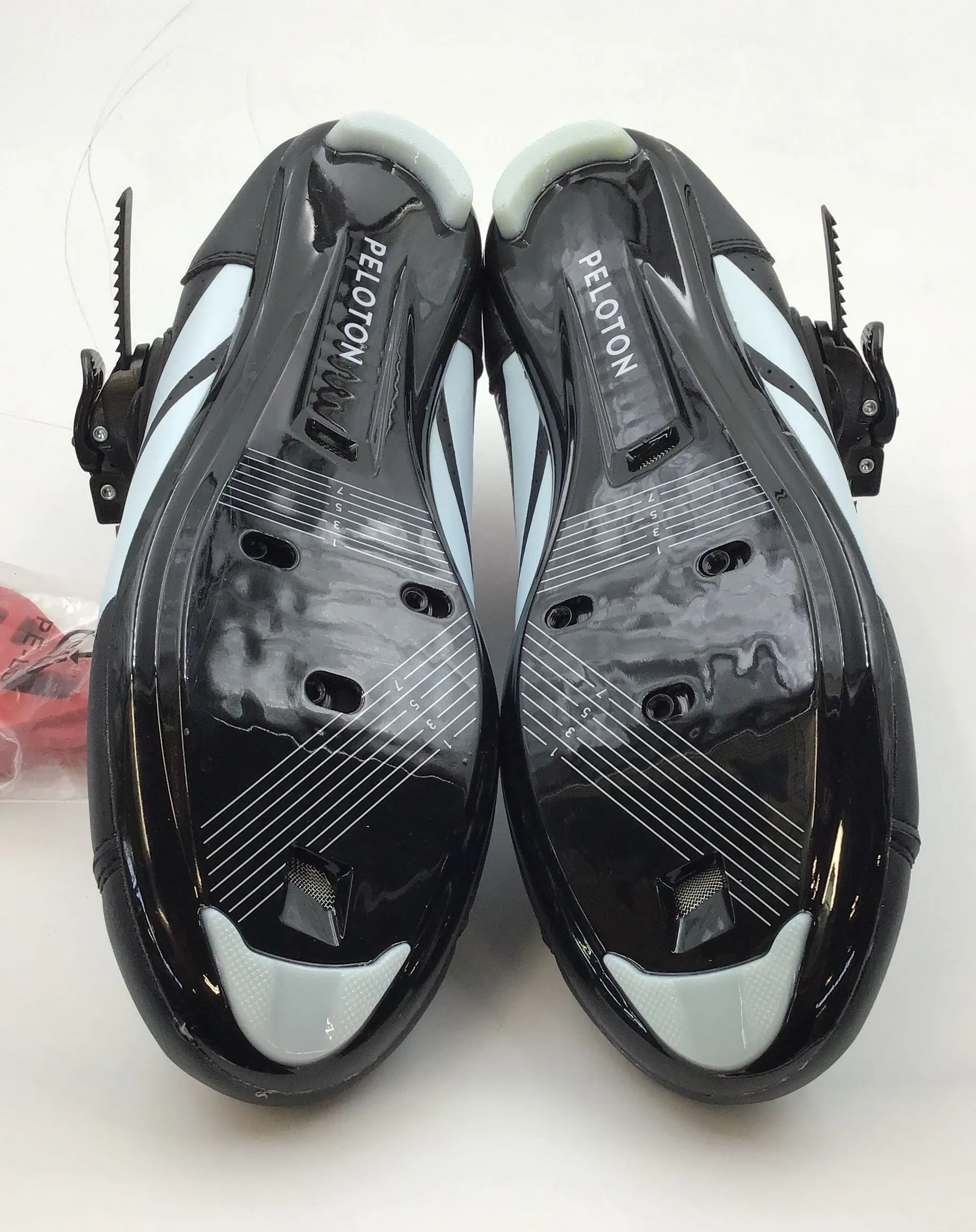 New Peloton Men's Black Low-Top Cycling Shoes - Size EUR 42