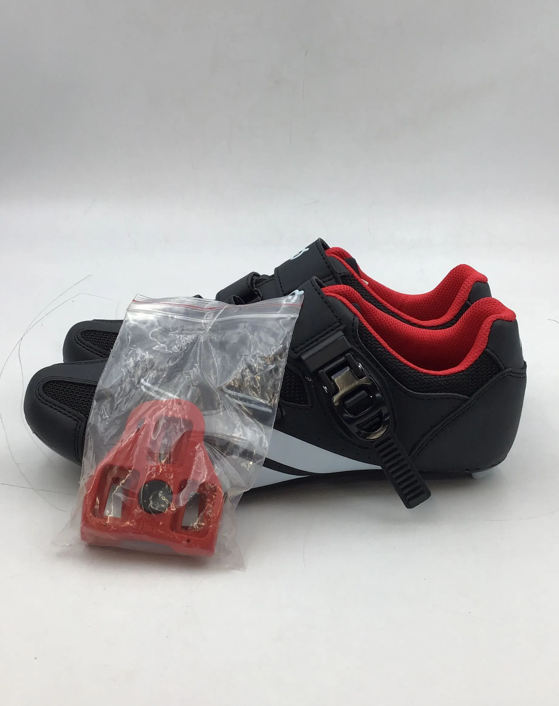 New Peloton Men's Black Low-Top Cycling Shoes - Size EUR 42