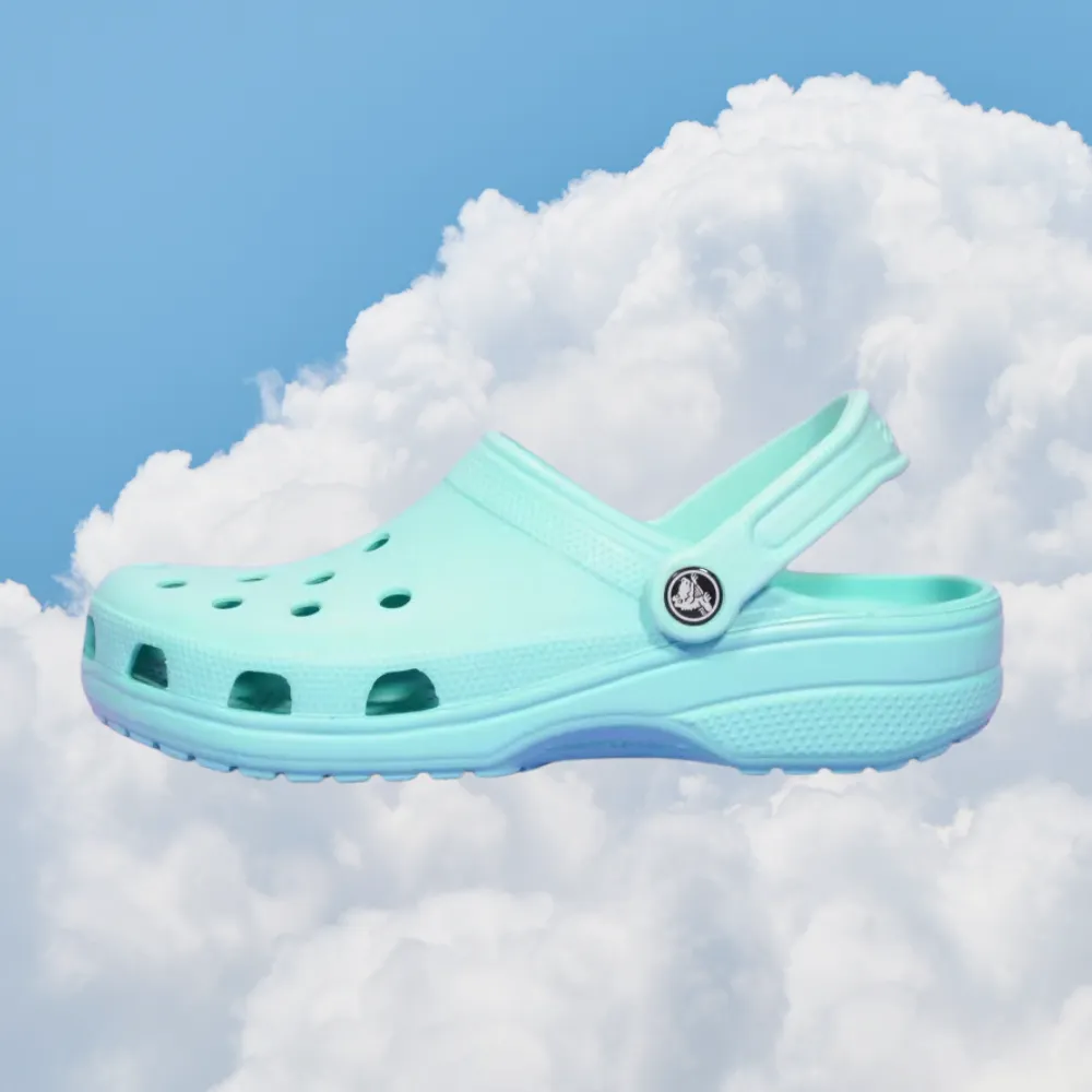 "Hole Hole Lifting Ring" Shoes